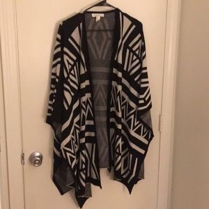 Black and White Tribal Print Open Front Poncho Top